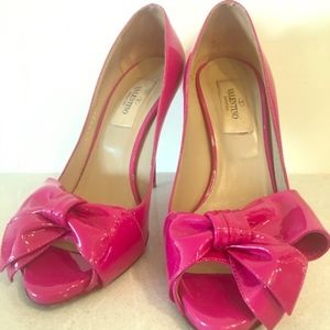 Valentino Shoes - Valentino Couture Bow Fuchsia Pump Valentino Shoes - Valentino Couture Bow Fuchsia Pump